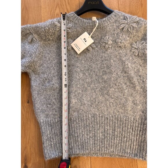 NWT Free Assembly Heather Gray Embroidered Flower Balloon Sleeve Sweater Size M - Picture 8 of 8